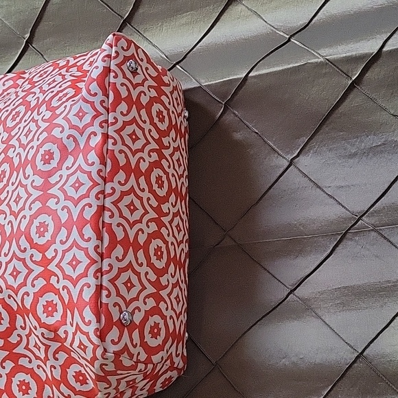 VGUC- Petunia Pickle Bottom Downtown Diaper Bag \ Tote - Picture 7 of 8